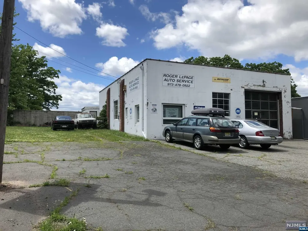 345 10th Street Saddle Brook NJ 07663