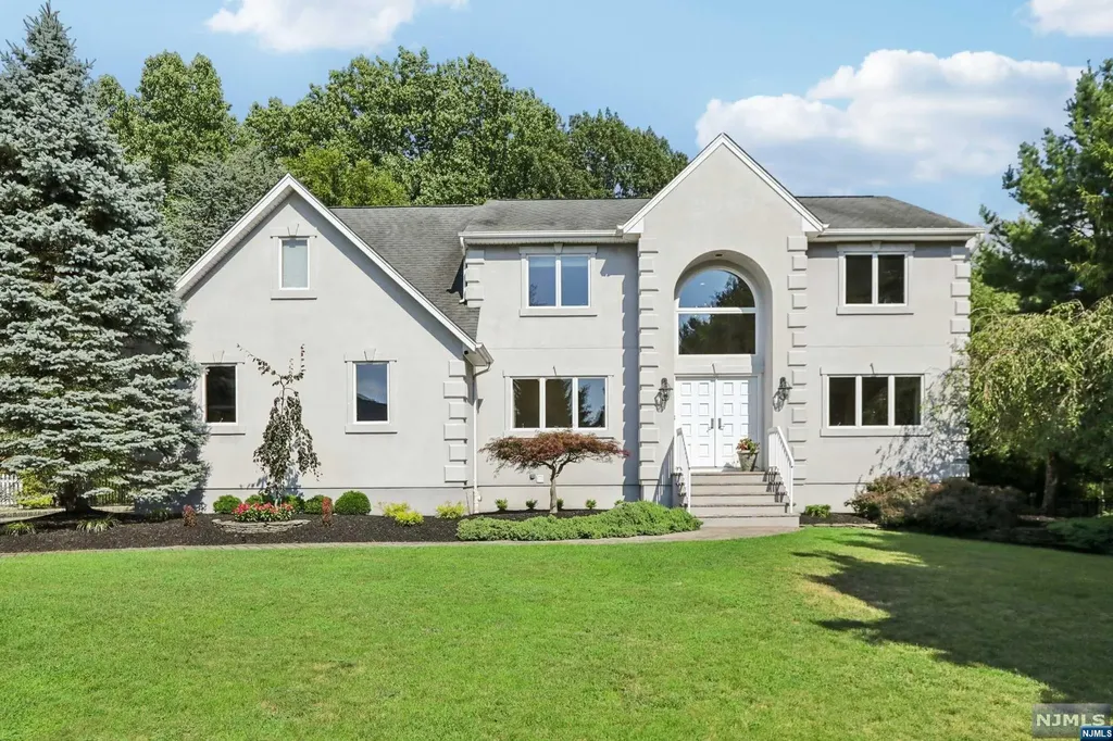 82 Dodge Court Mahwah NJ 07430
