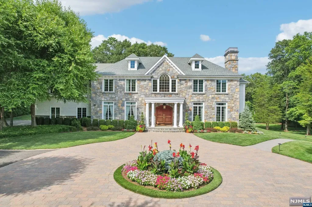 820 Summit Avenue Franklin Lakes NJ 07417