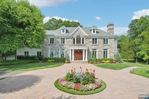 820 Summit Avenue Franklin Lakes NJ 07417