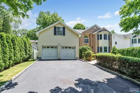 538 Burlington Street Paramus NJ 07652
