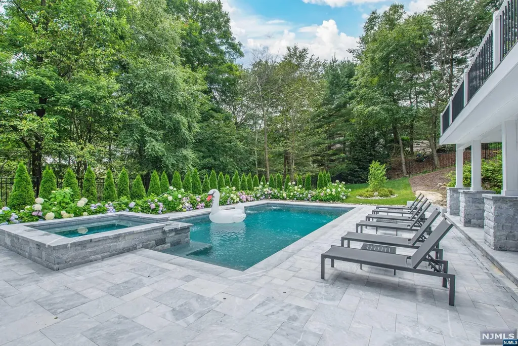 87 Chapel Hill Terrace Kinnelon Borough NJ 07405