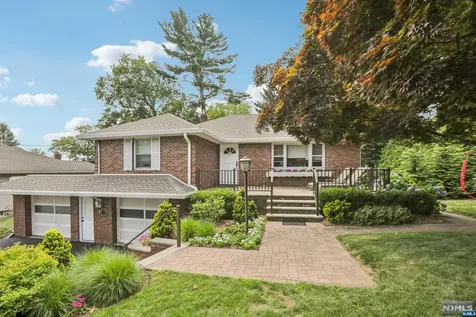 30 Mortlock Place Glen Rock NJ 07452