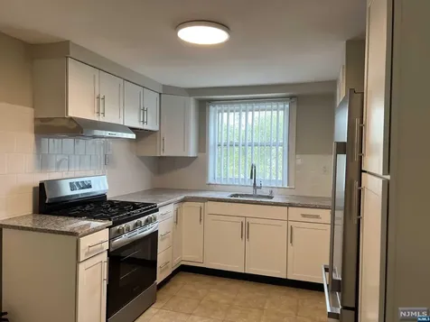 80 Hamilton Avenue Lodi NJ 07644