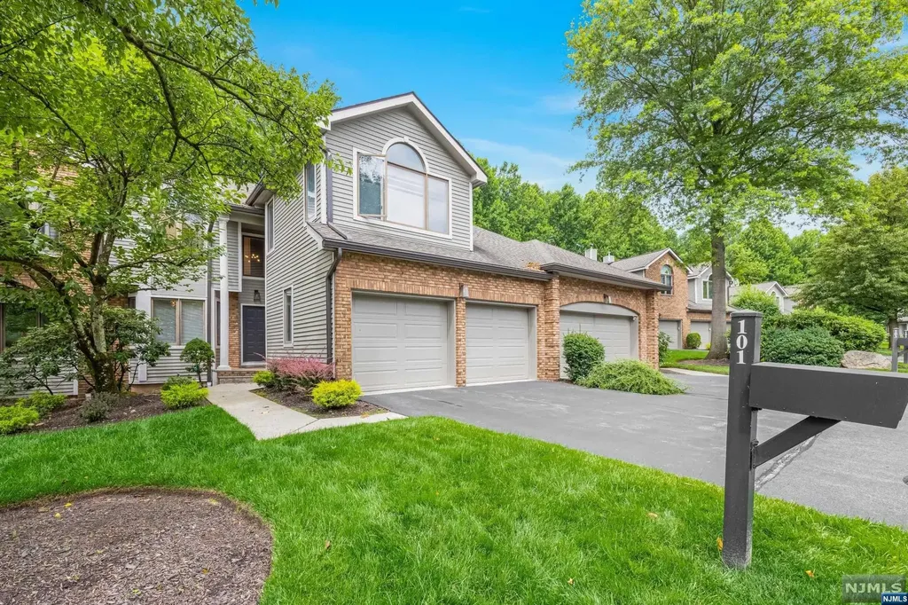 101 Lakeview Drive Old Tappan NJ 07675