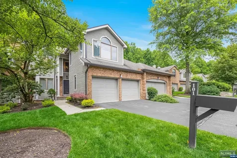 101 Lakeview Drive Old Tappan NJ 07675