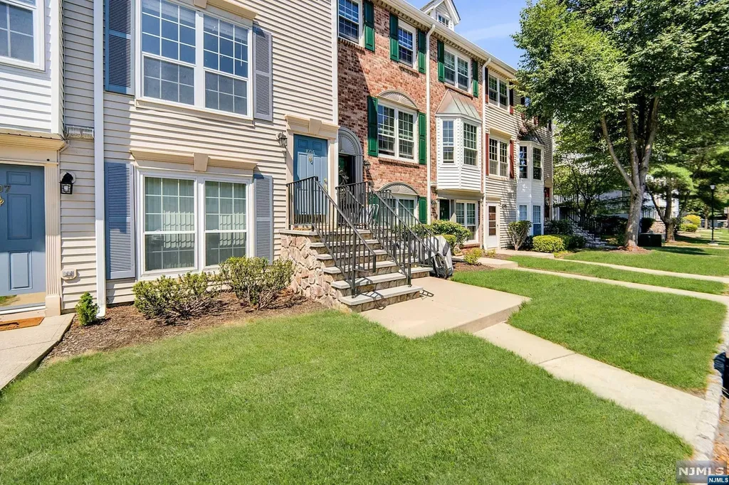 806 Sassafras Court Mahwah NJ 07430