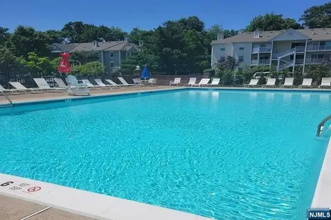 806 Sassafras Court Mahwah NJ 07430