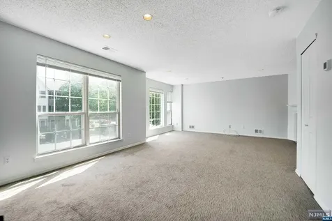 806 Sassafras Court Mahwah NJ 07430