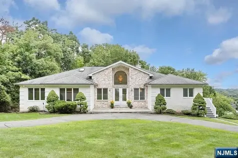 4 Valley View Drive North Haledon NJ 07508