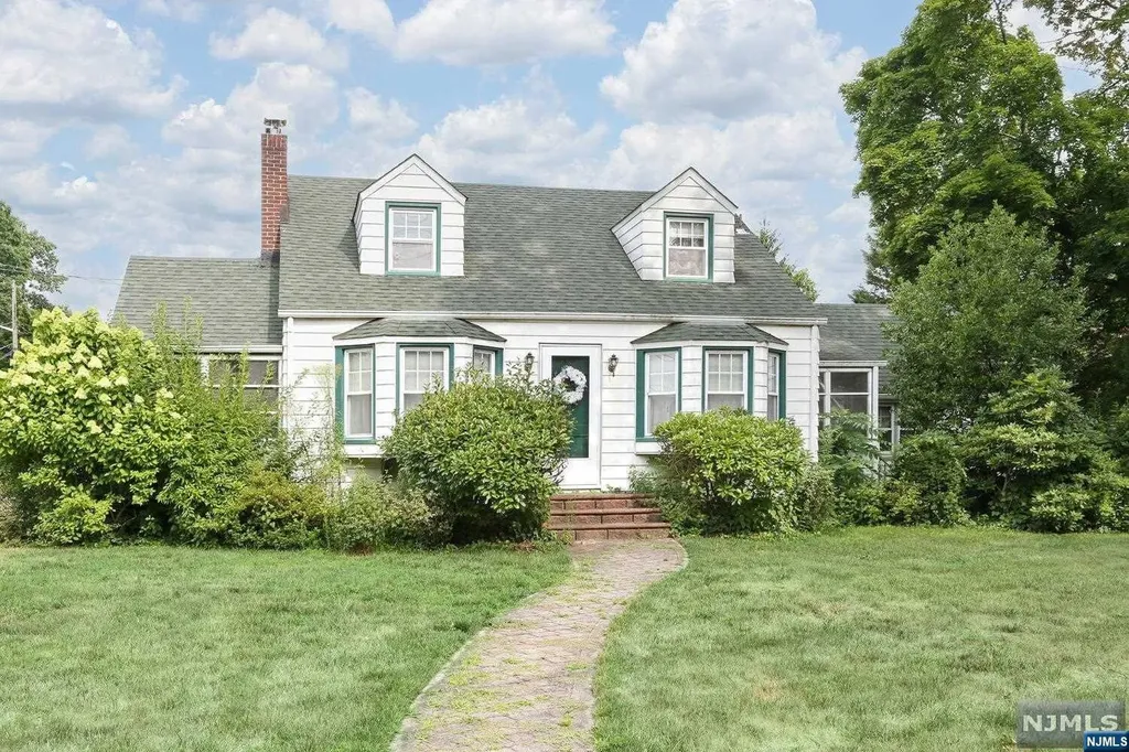 696 Lincoln Avenue Hawthorne NJ 07506