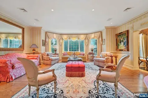 6 Shinnecock Trail Franklin Lakes NJ 07417