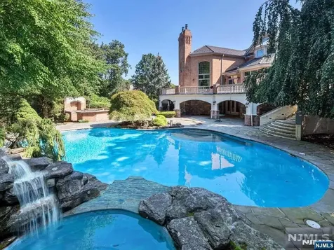 6 Shinnecock Trail Franklin Lakes NJ 07417