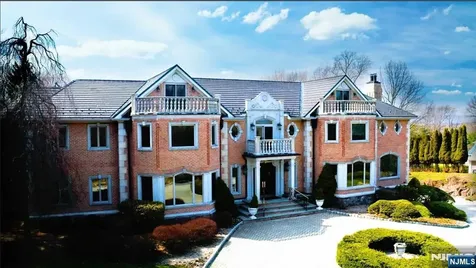 6 Shinnecock Trail Franklin Lakes NJ 07417