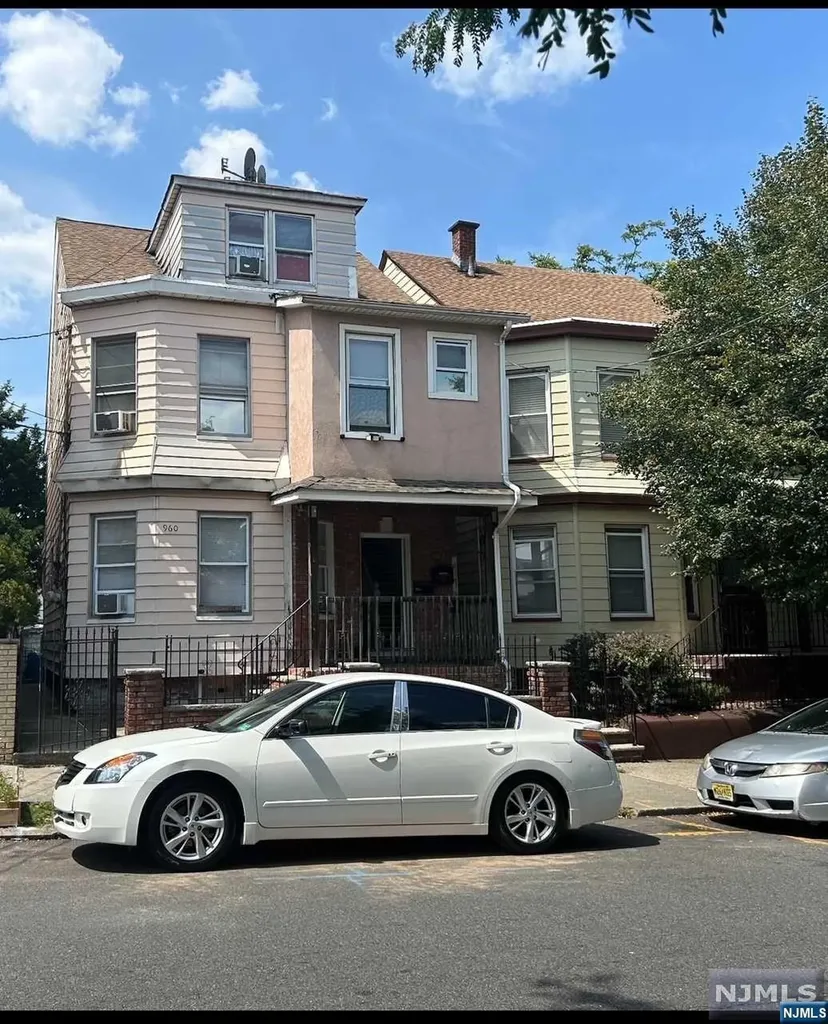 960 E 24th Street Paterson NJ 07513