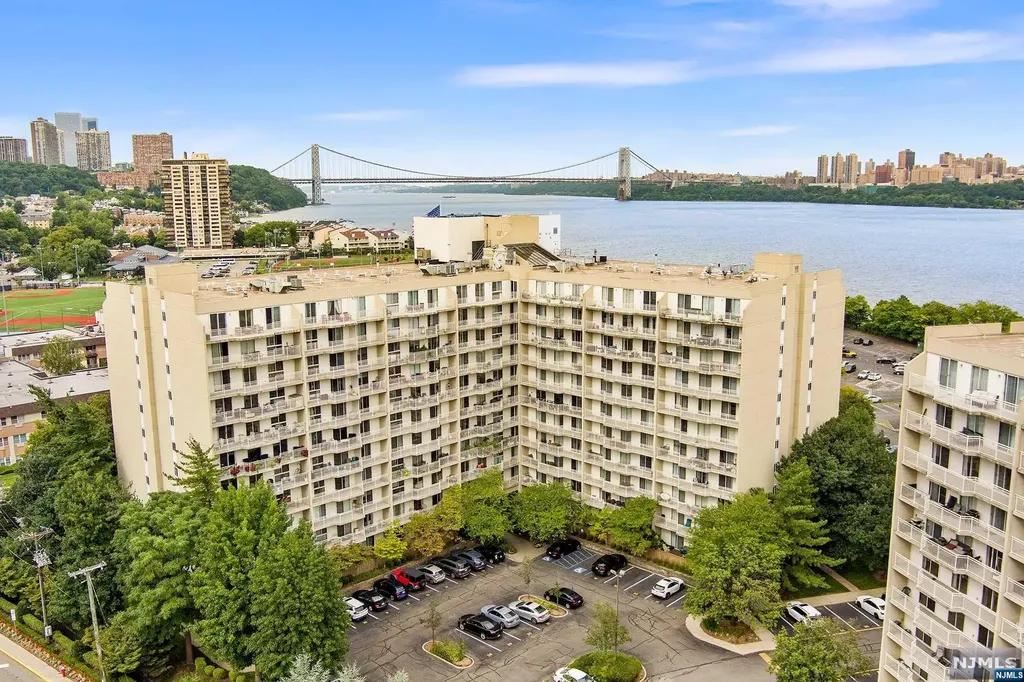 1077 River Road Edgewater NJ 07020
