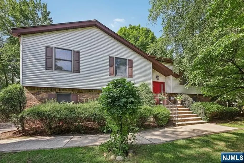 454 Closter Dock Road Closter NJ 07624