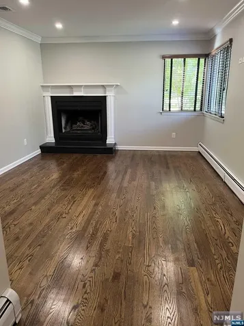 54 Spruce Run Ramsey NJ 07446