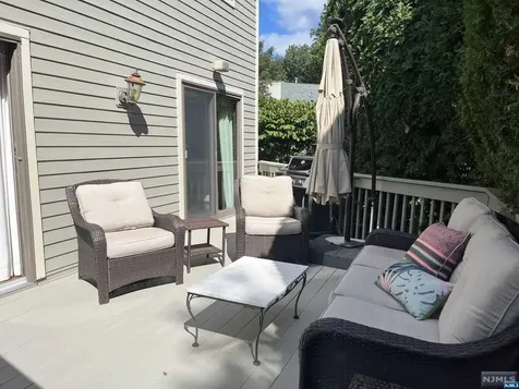 54 Spruce Run Ramsey NJ 07446