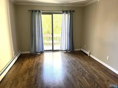 54 Spruce Run Ramsey NJ 07446