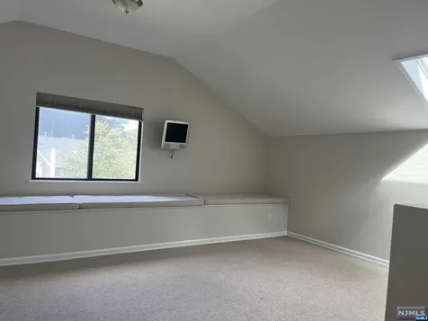 54 Spruce Run Ramsey NJ 07446