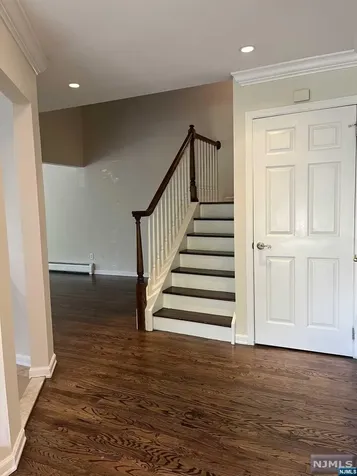 54 Spruce Run Ramsey NJ 07446