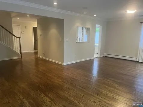 54 Spruce Run Ramsey NJ 07446