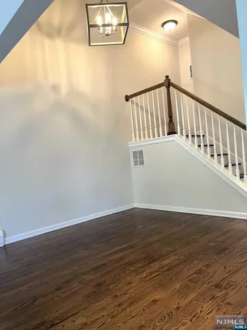 54 Spruce Run Ramsey NJ 07446