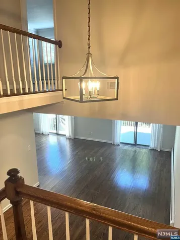 54 Spruce Run Ramsey NJ 07446