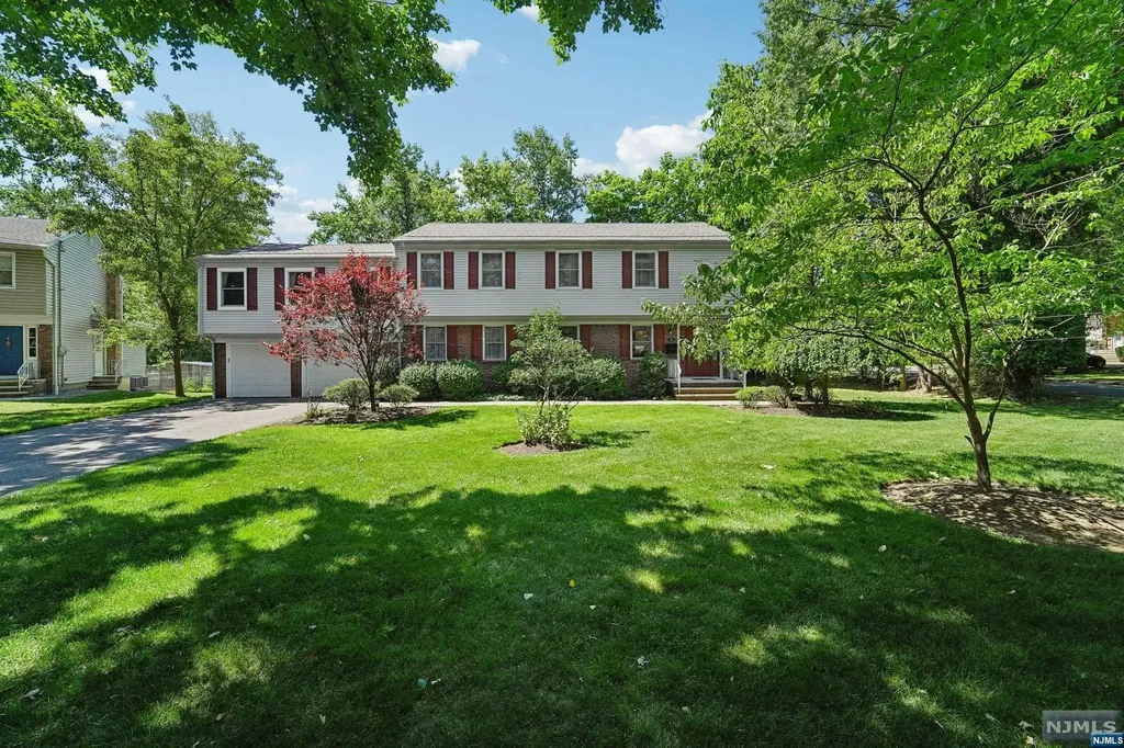 90 Colgate Avenue Paramus NJ 07652