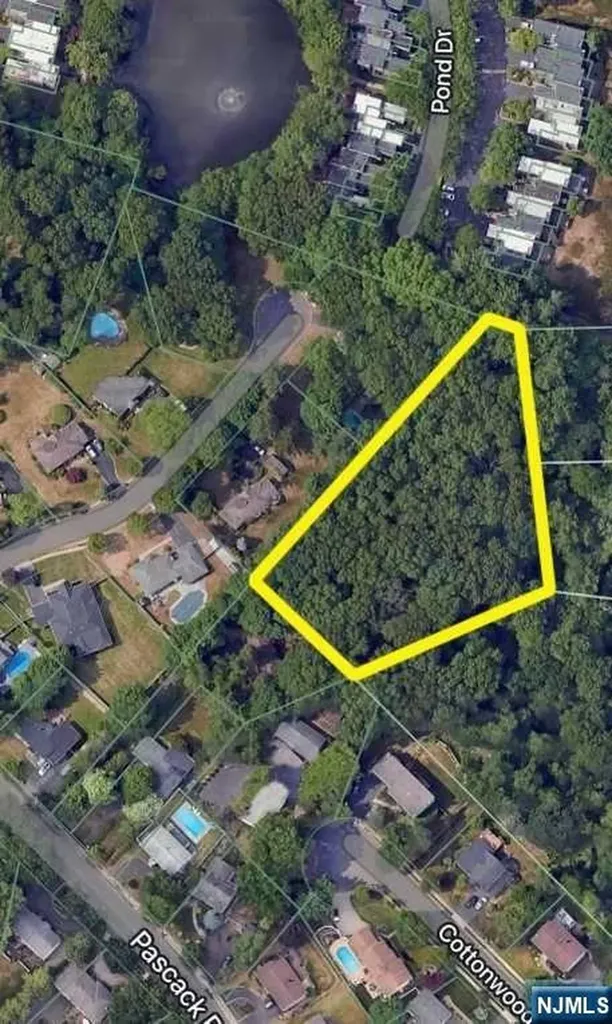 828 Pascack Road Paramus NJ 07652