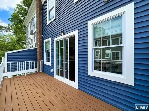 2 Parkside Lane Teaneck NJ 07666