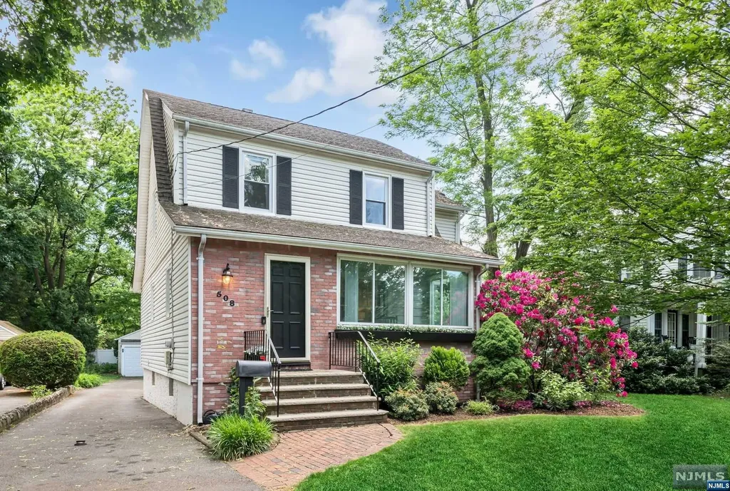 508 Sherwood Road Ho-ho-kus NJ 07423
