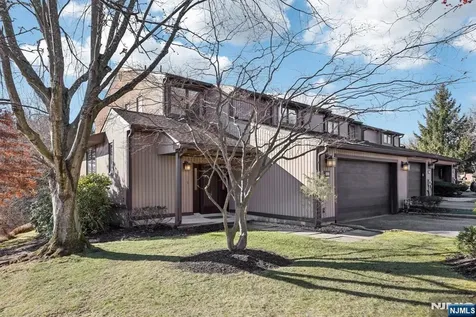 16 Ponds Circle Wayne NJ 07470