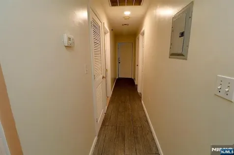 580 3rd Street Newark NJ 07107