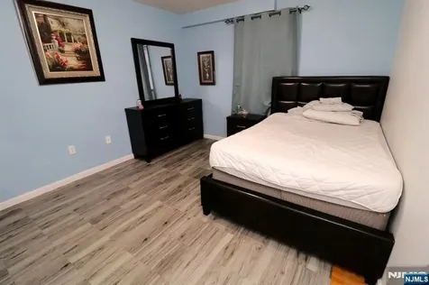 580 3rd Street Newark NJ 07107