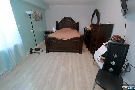 580 3rd Street Newark NJ 07107