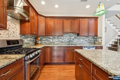 12 King Street Waldwick NJ 07463