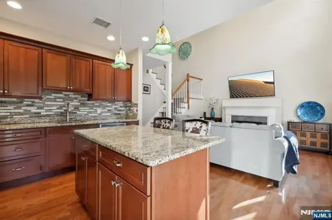 12 King Street Waldwick NJ 07463
