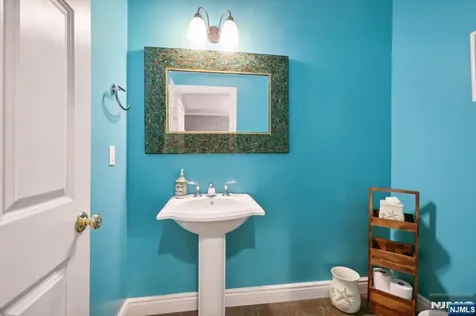 12 King Street Waldwick NJ 07463