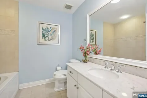 12 King Street Waldwick NJ 07463