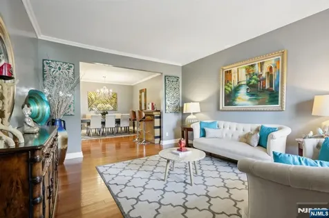 12 King Street Waldwick NJ 07463