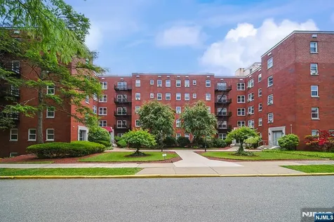 2320 Linwood Avenue Fort Lee NJ 07024