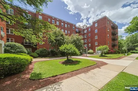 2320 Linwood Avenue Fort Lee NJ 07024