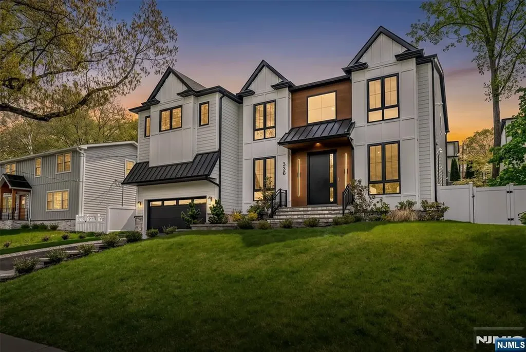 336 Lockwood Drive Paramus NJ 07652