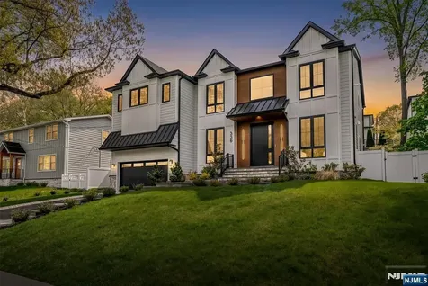 336 Lockwood Drive Paramus NJ 07652