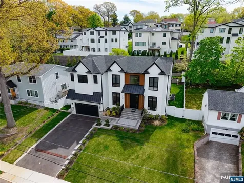 336 Lockwood Drive Paramus NJ 07652