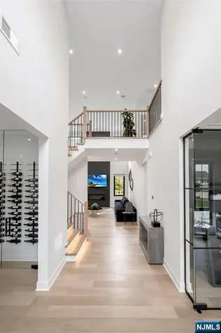 336 Lockwood Drive Paramus NJ 07652