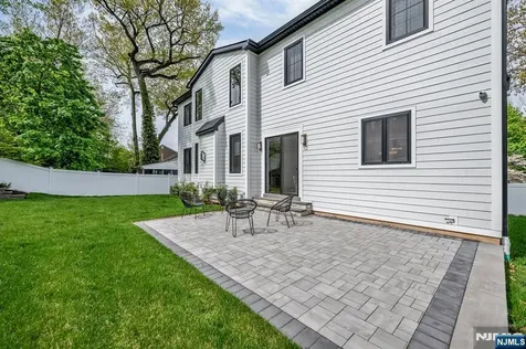 336 Lockwood Drive Paramus NJ 07652