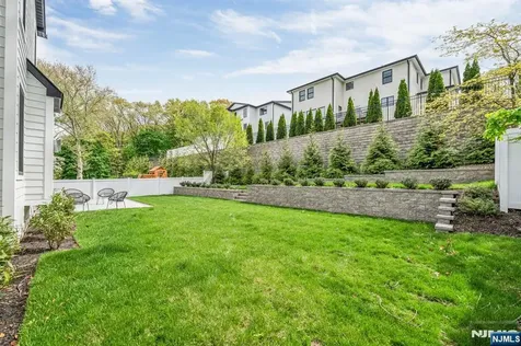 336 Lockwood Drive Paramus NJ 07652